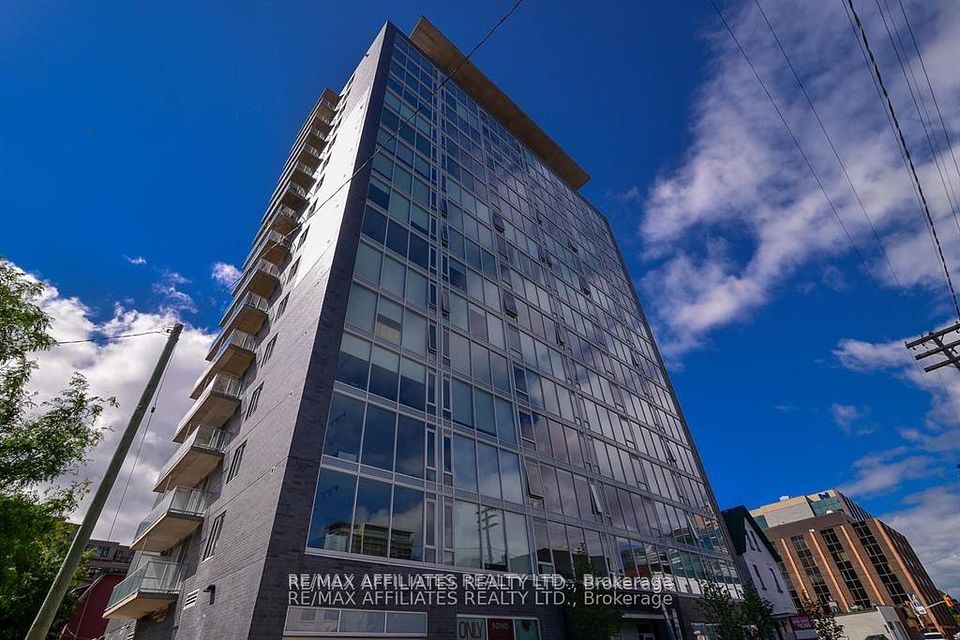 300 Lisgar