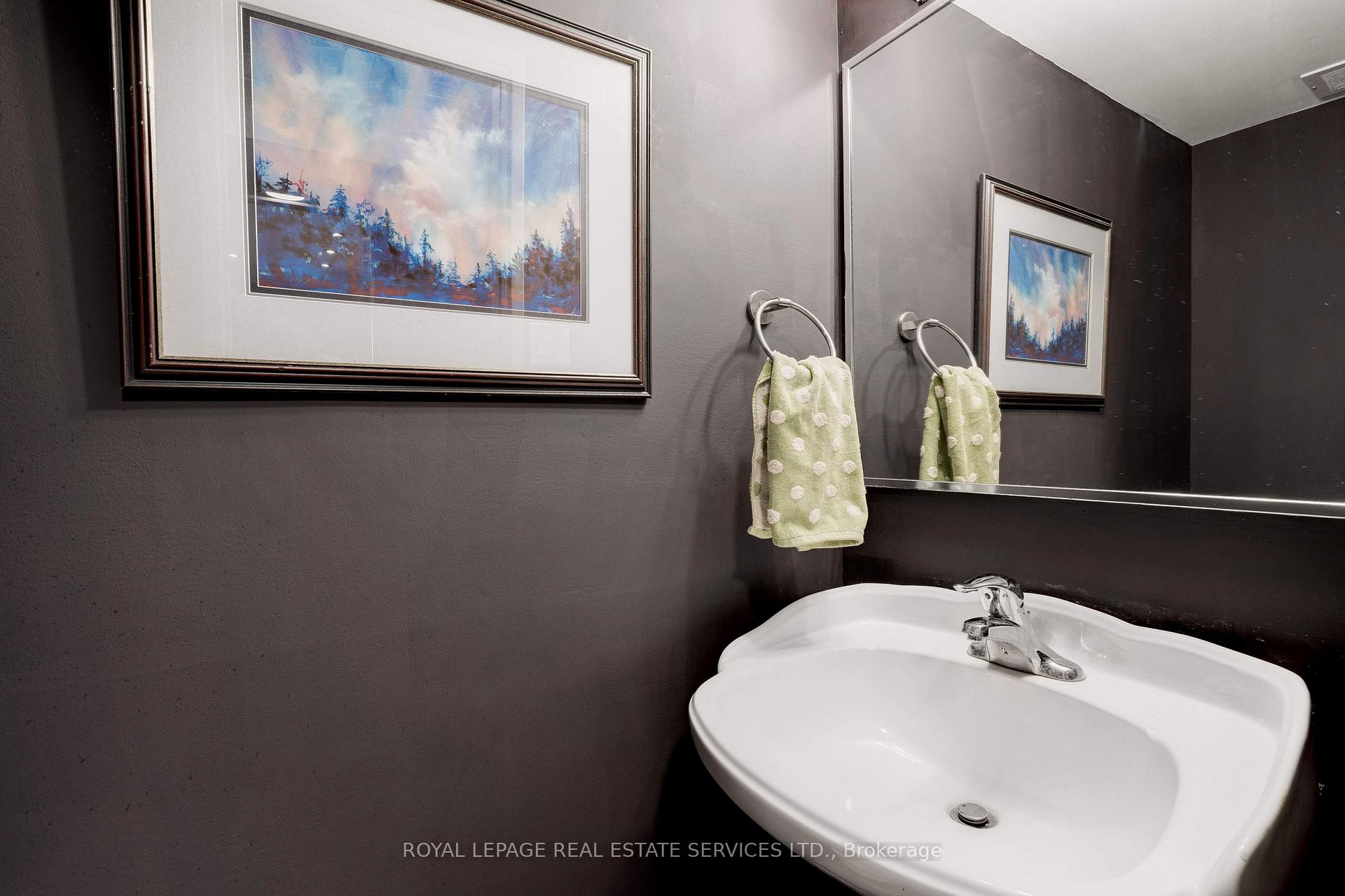 2 Bedrooms Condo at 120 Duke,  Hamilton For sale