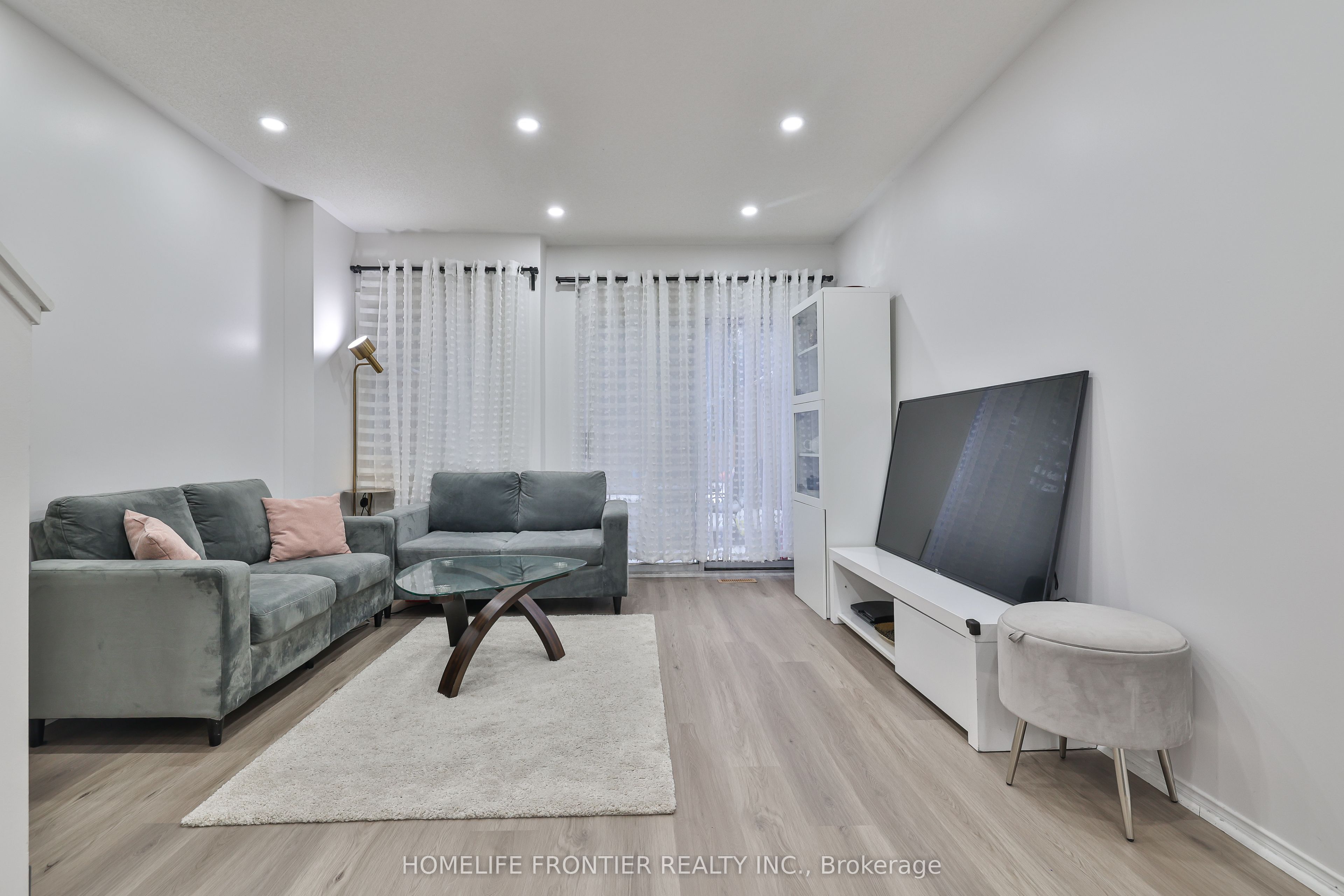 735 New Westminster Drive, #93