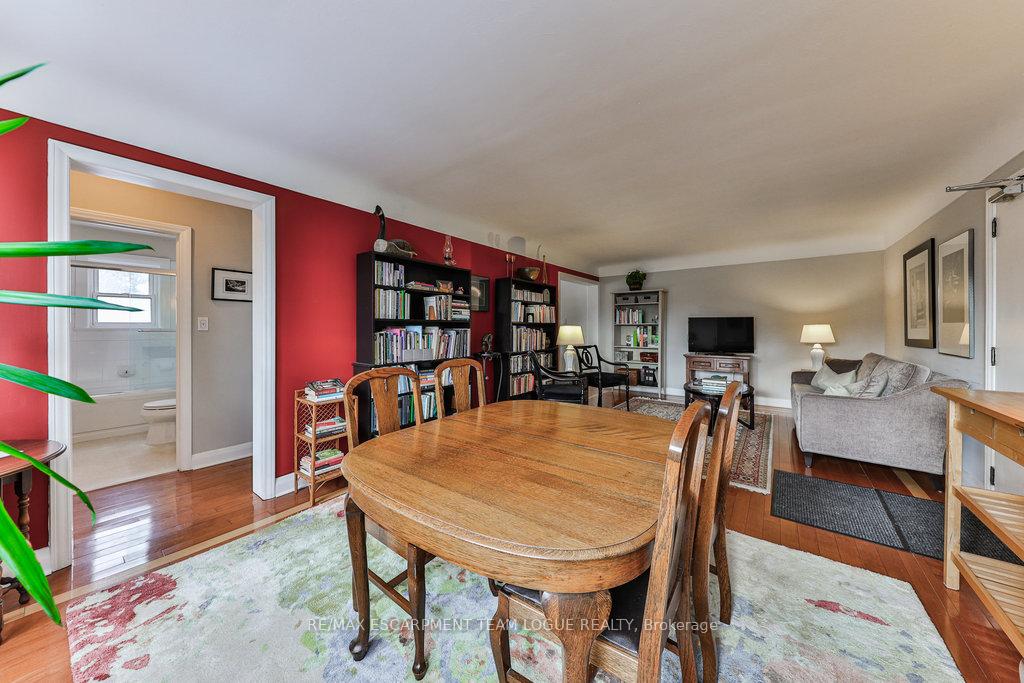 2 Bedrooms Co-op at 288 Reynolds,  Oakville For sale