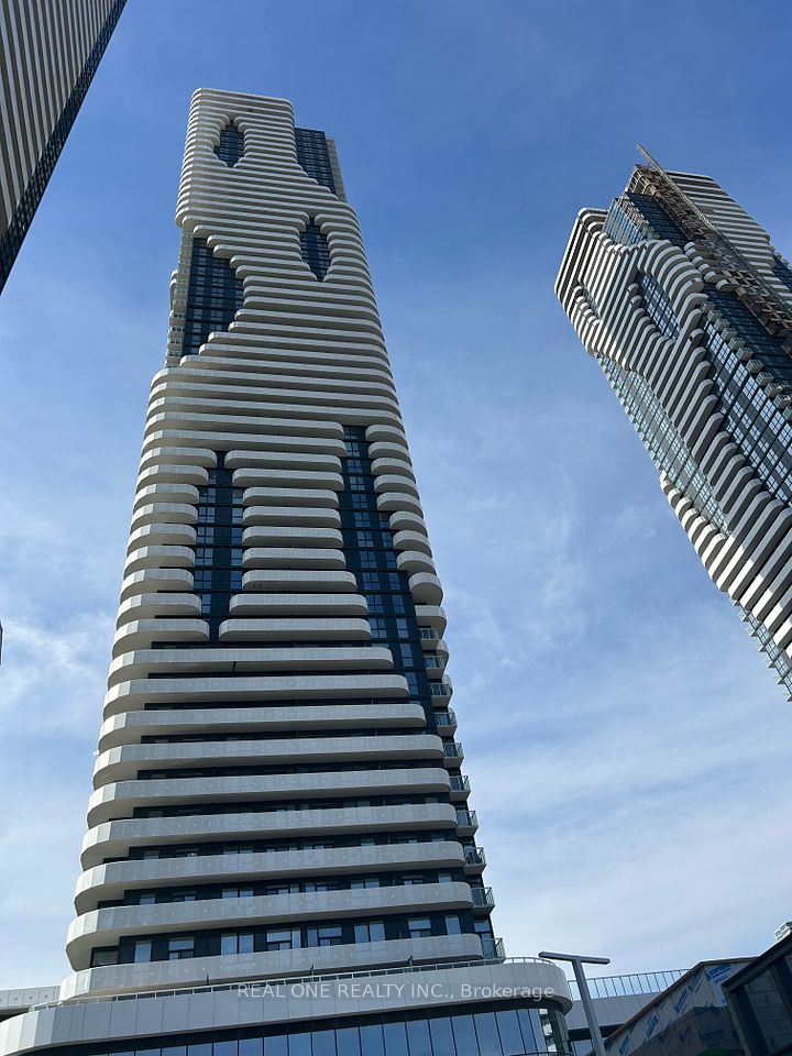225 Commerce