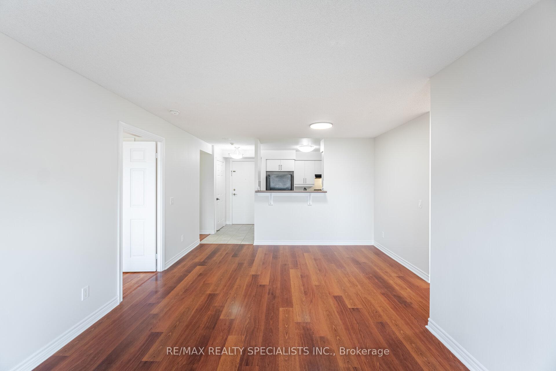 3 Bedrooms Condo at 700 Humberwood, Toronto For sale