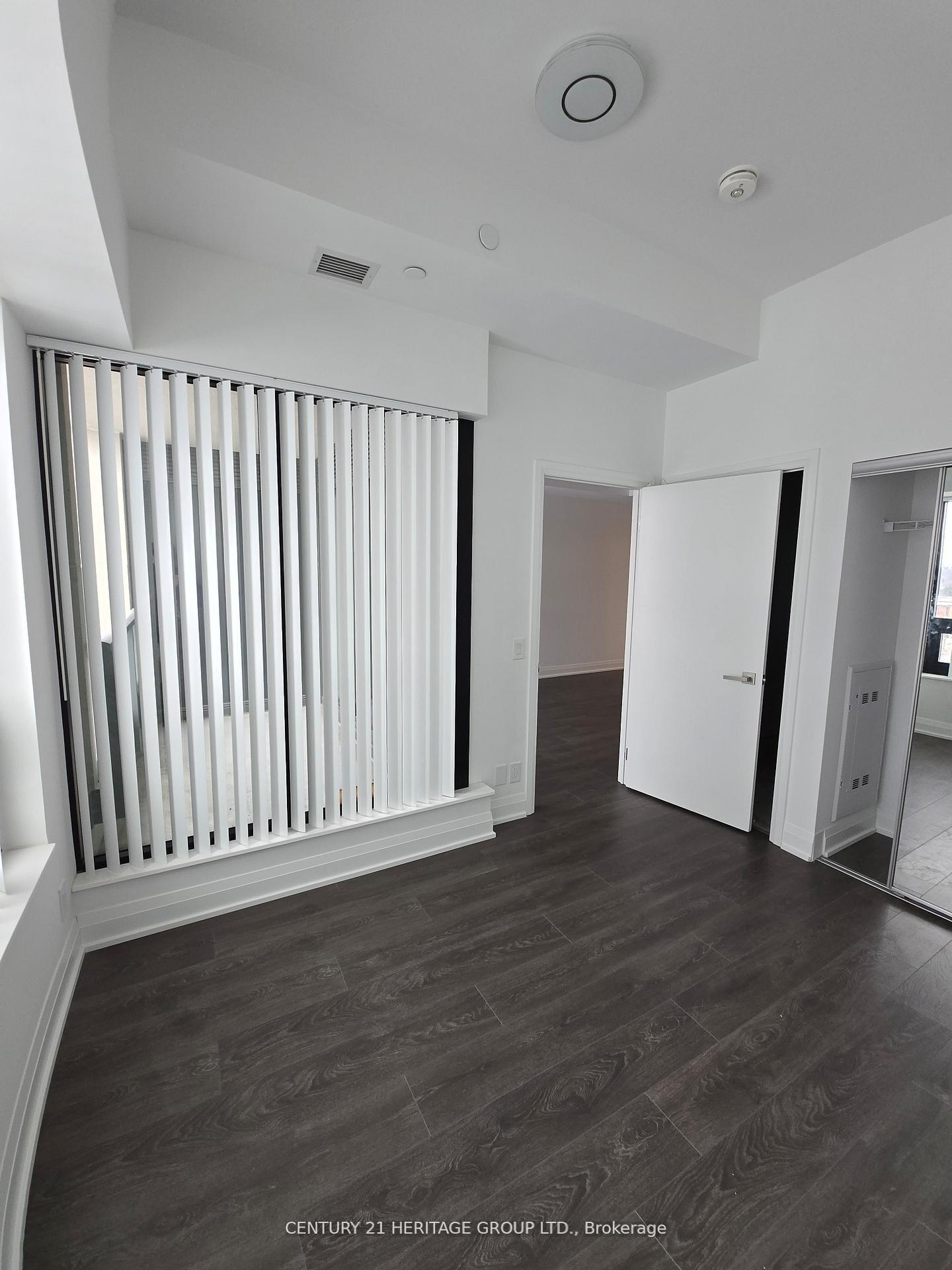 2 Bedrooms Condo at 33 Frederick Todd, Toronto For sale