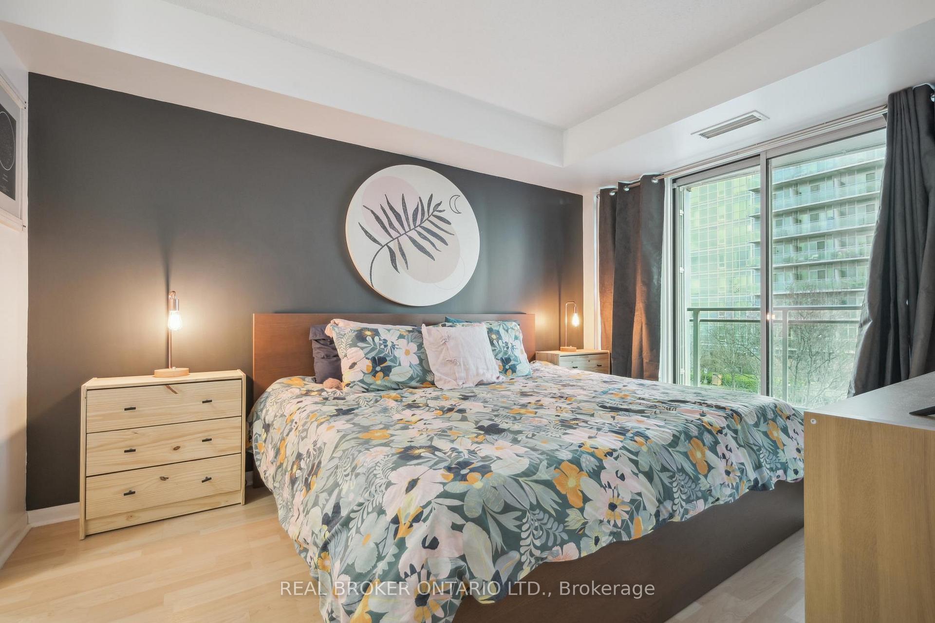 3 Bedrooms Condo at 185 Legion, Toronto For sale