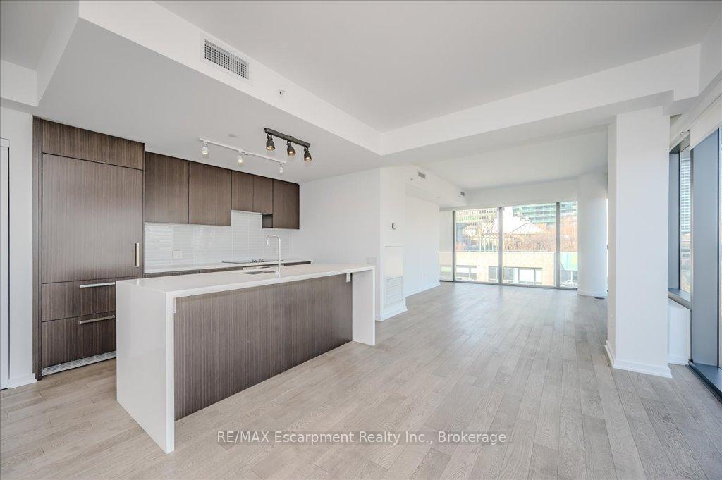 2 Bedrooms Condo at 60 Colborne, Toronto For sale