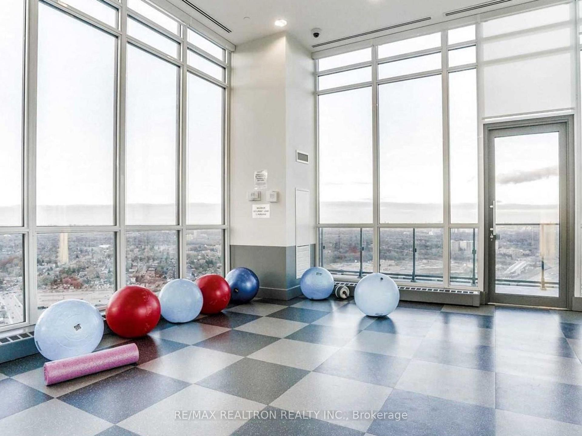 3 Bedrooms Condo at 10 Park Lawn, Toronto For sale