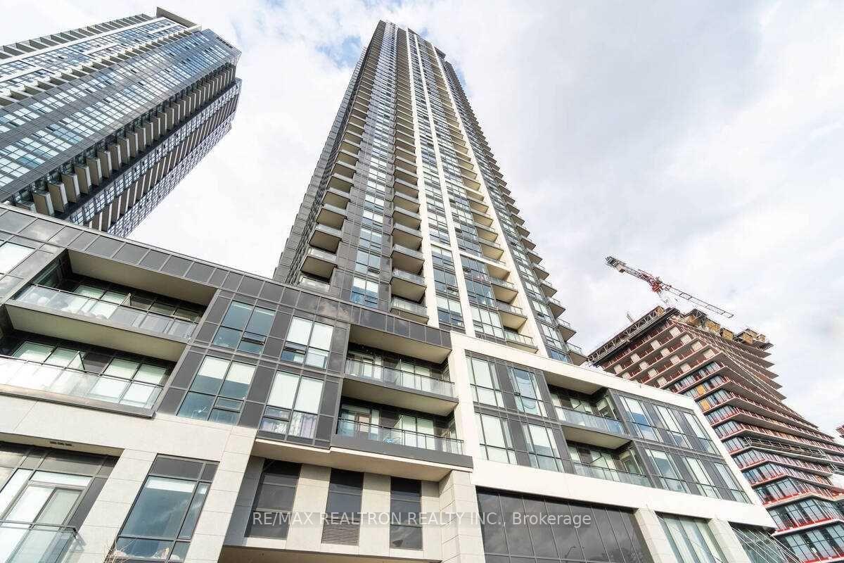2 Bedrooms Condo at 4011 Brickstone, Mississauga For sale