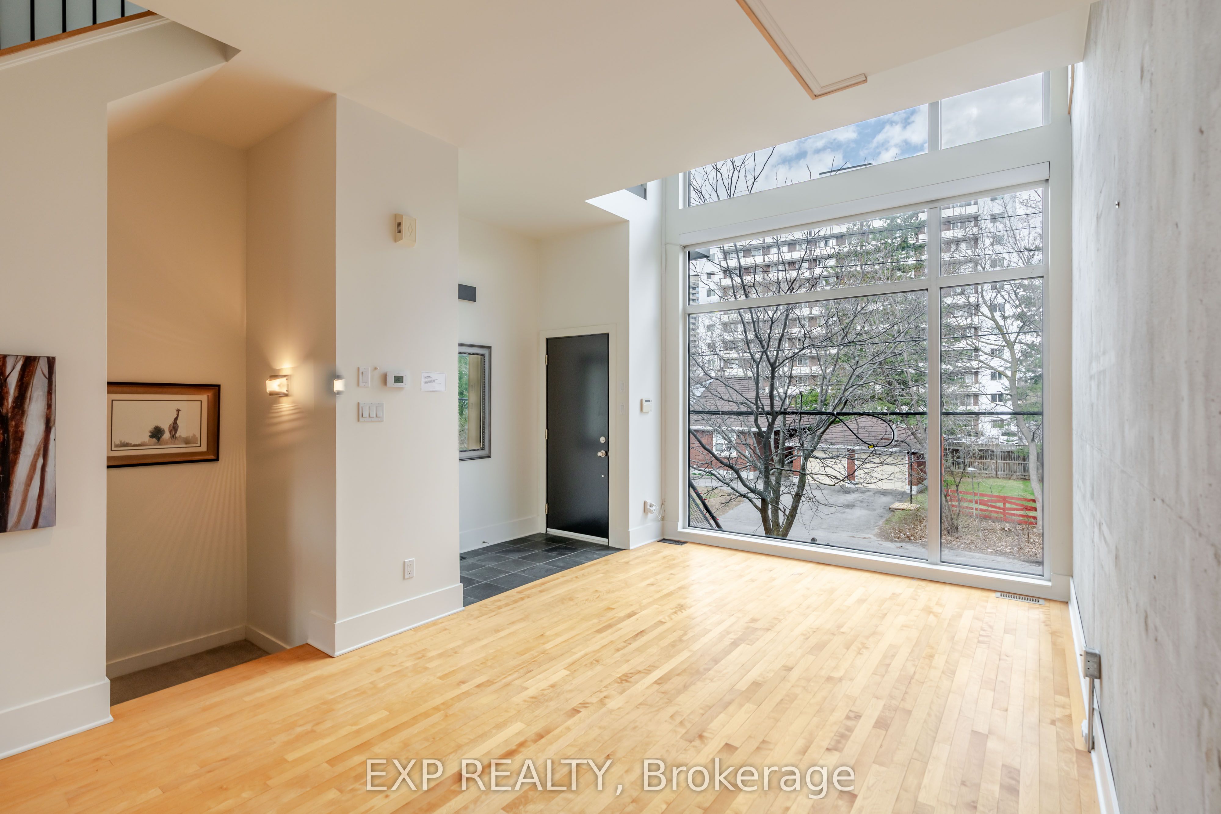 806 High Street, BritanniaHeightsQueenswayTerraceNandArea, ON K2B 6C4