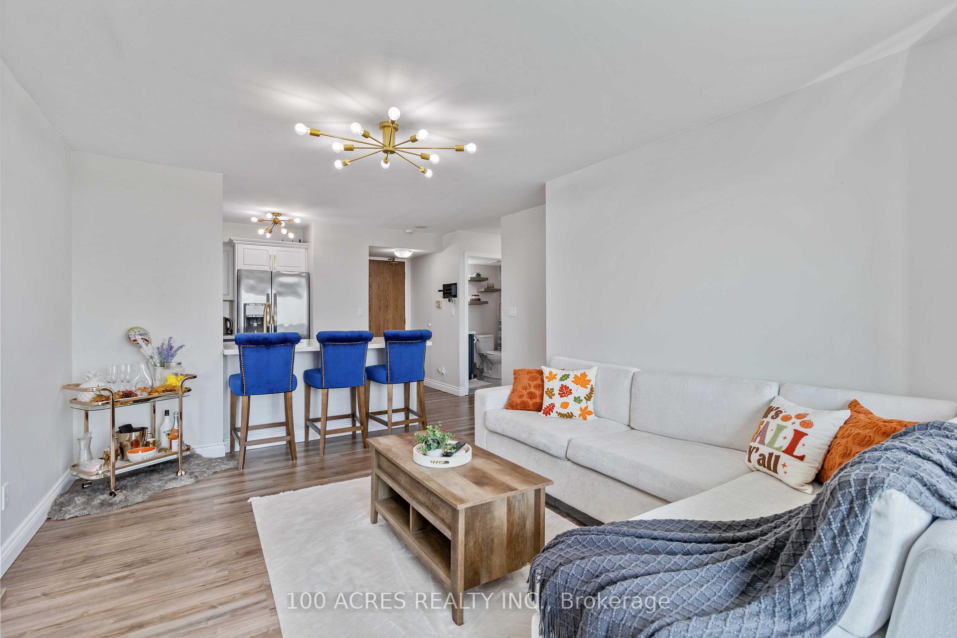 2 Bedrooms Condo at 4879 Kimbermount,  Mississauga For sale