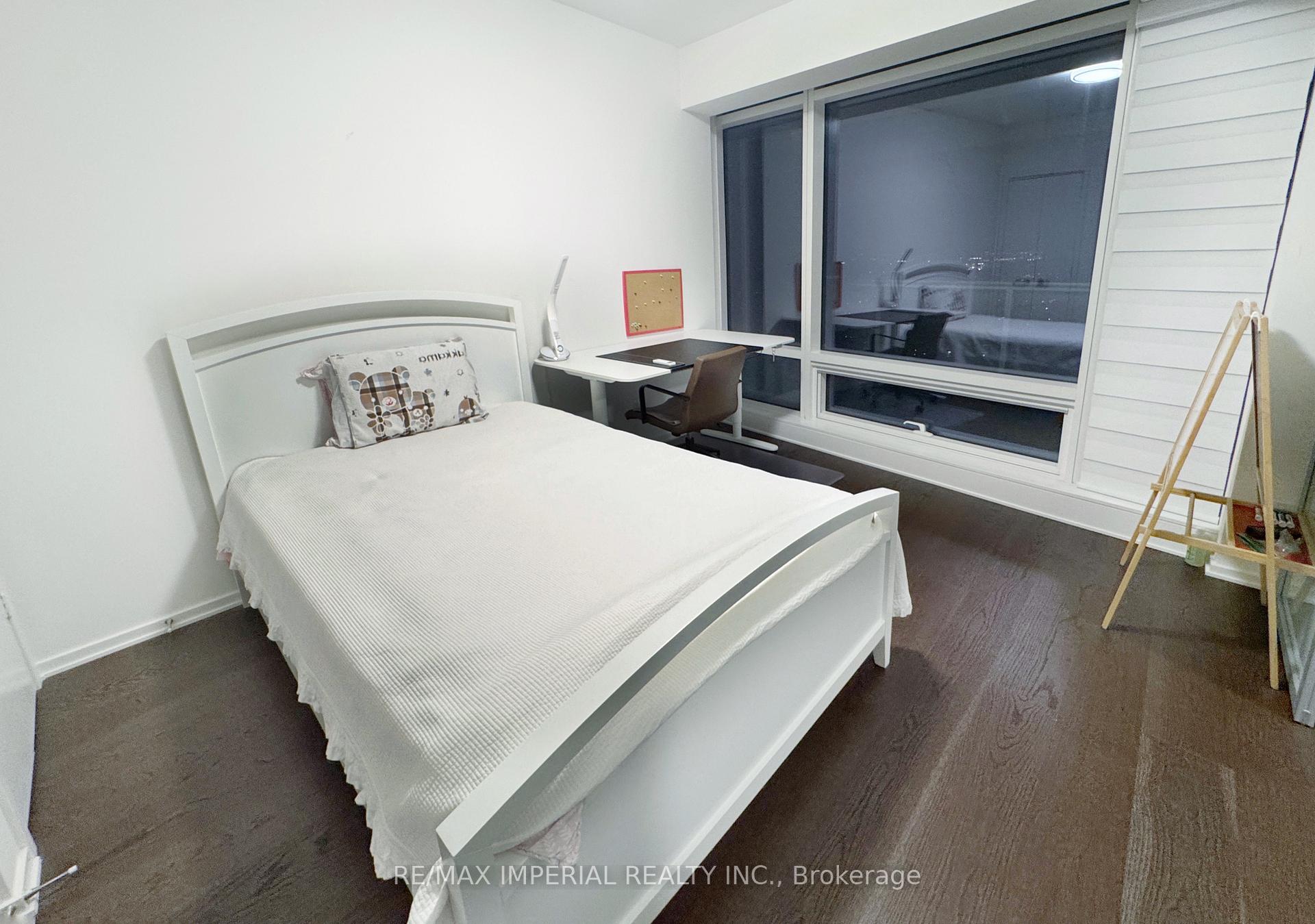 2 Bedrooms Condo at 1 Bloor, Toronto For sale