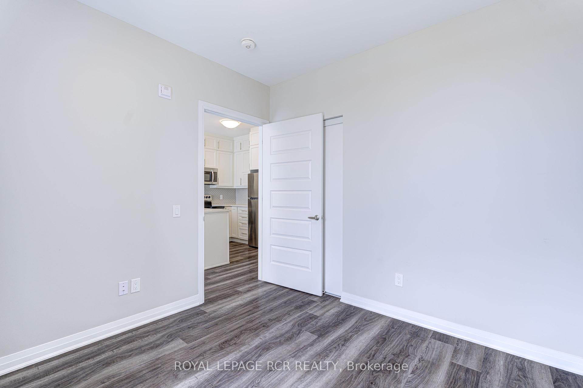 1 Bedroom Condo at 95 Dundas, Oakville For sale