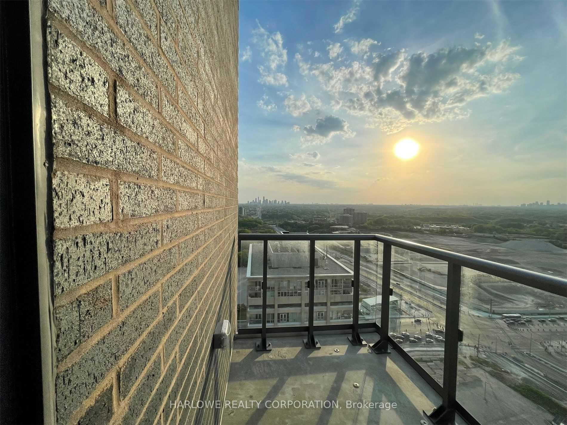 2 Bedrooms Condo at 2 Sonic,  Toronto For sale