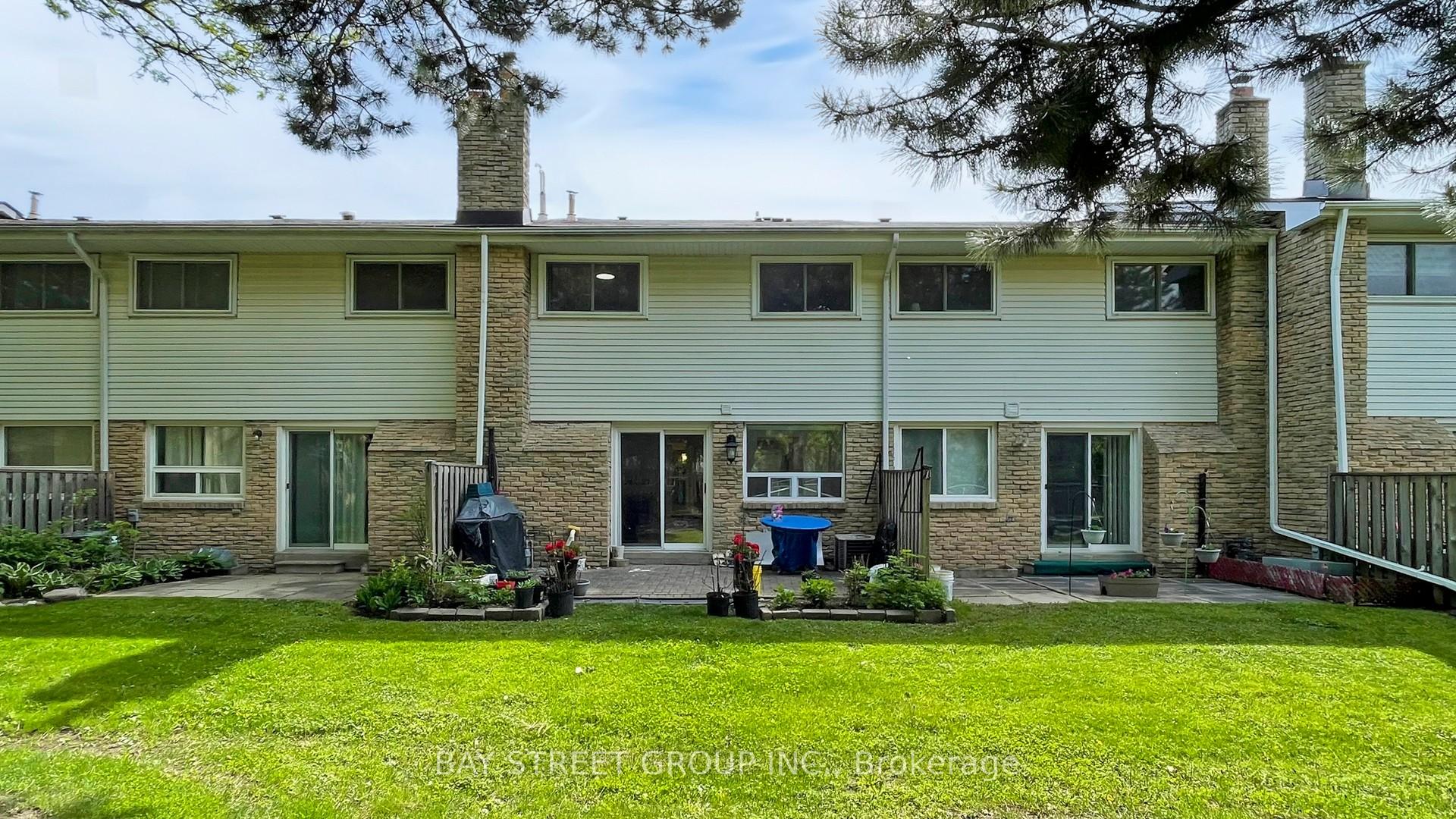 3 Bedrooms Condo at 99 Brimwood, Toronto For sale