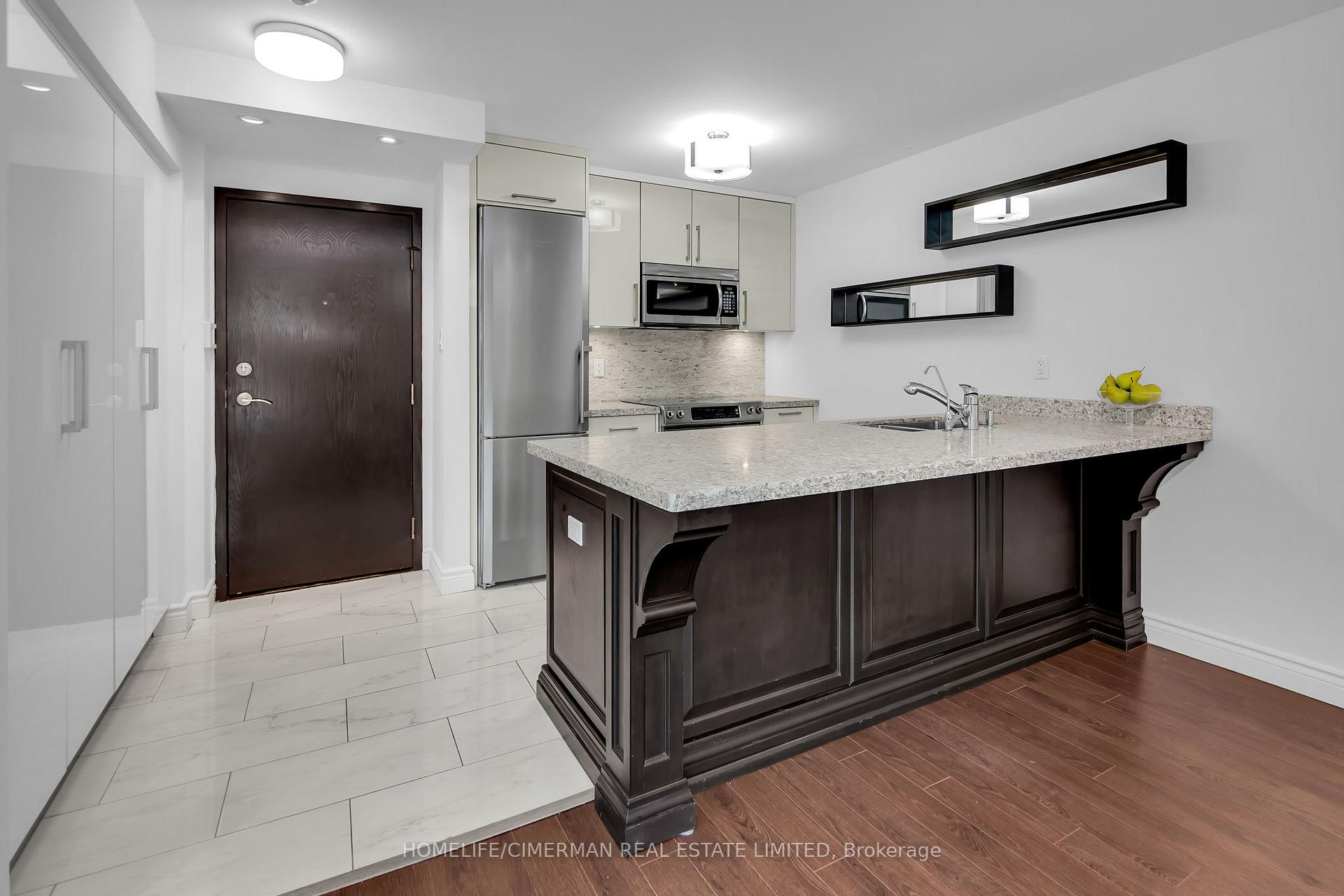 3 Bedrooms Condo at 10 Queens Quay, Toronto For sale