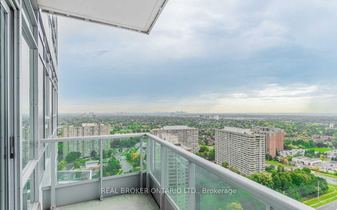 3 Bedrooms Condo at 33 Elm, Mississauga For sale