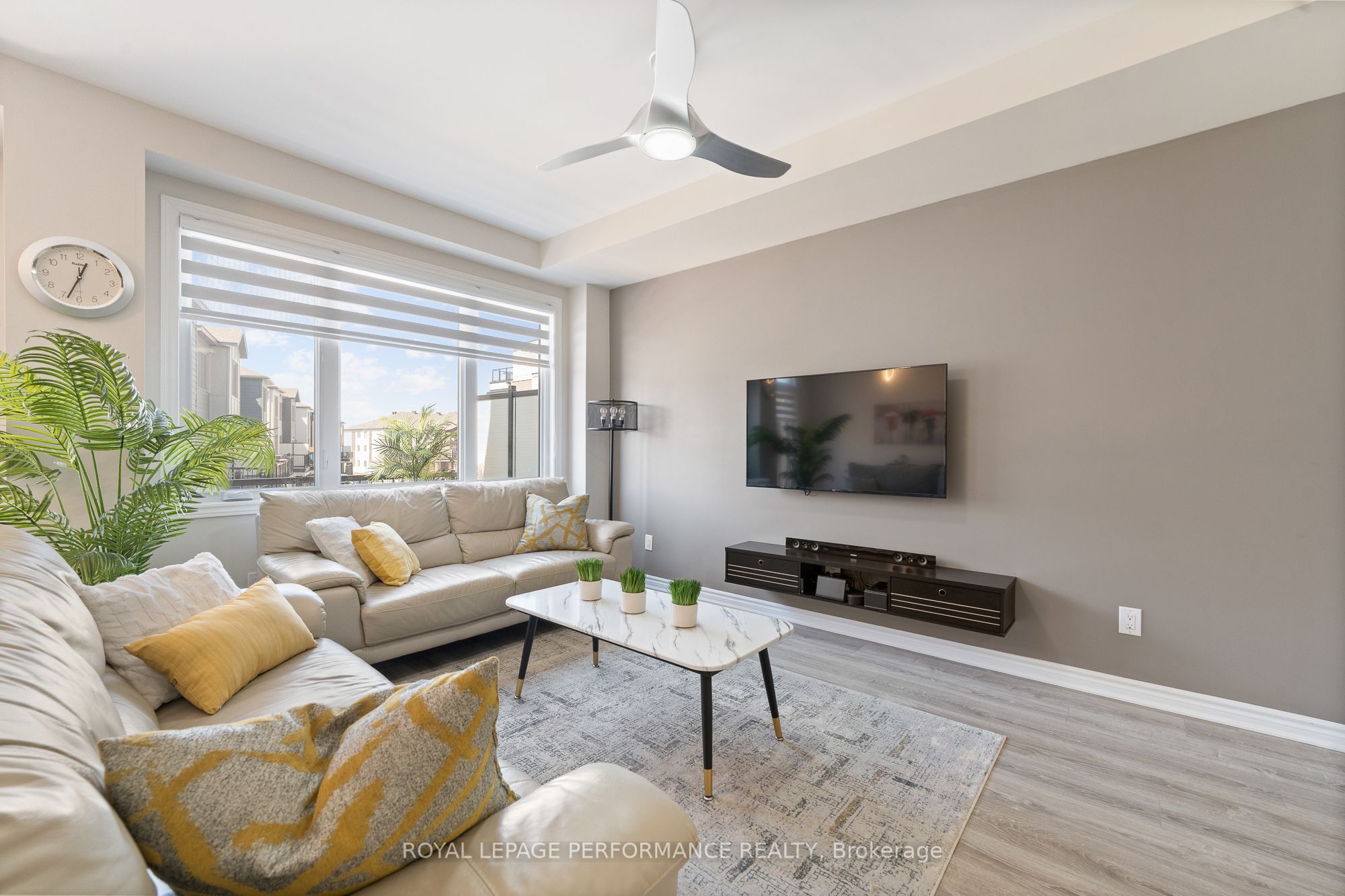 823 Kiniw Private, ManorParkCardinalGlenandArea, ON K1K 5A3