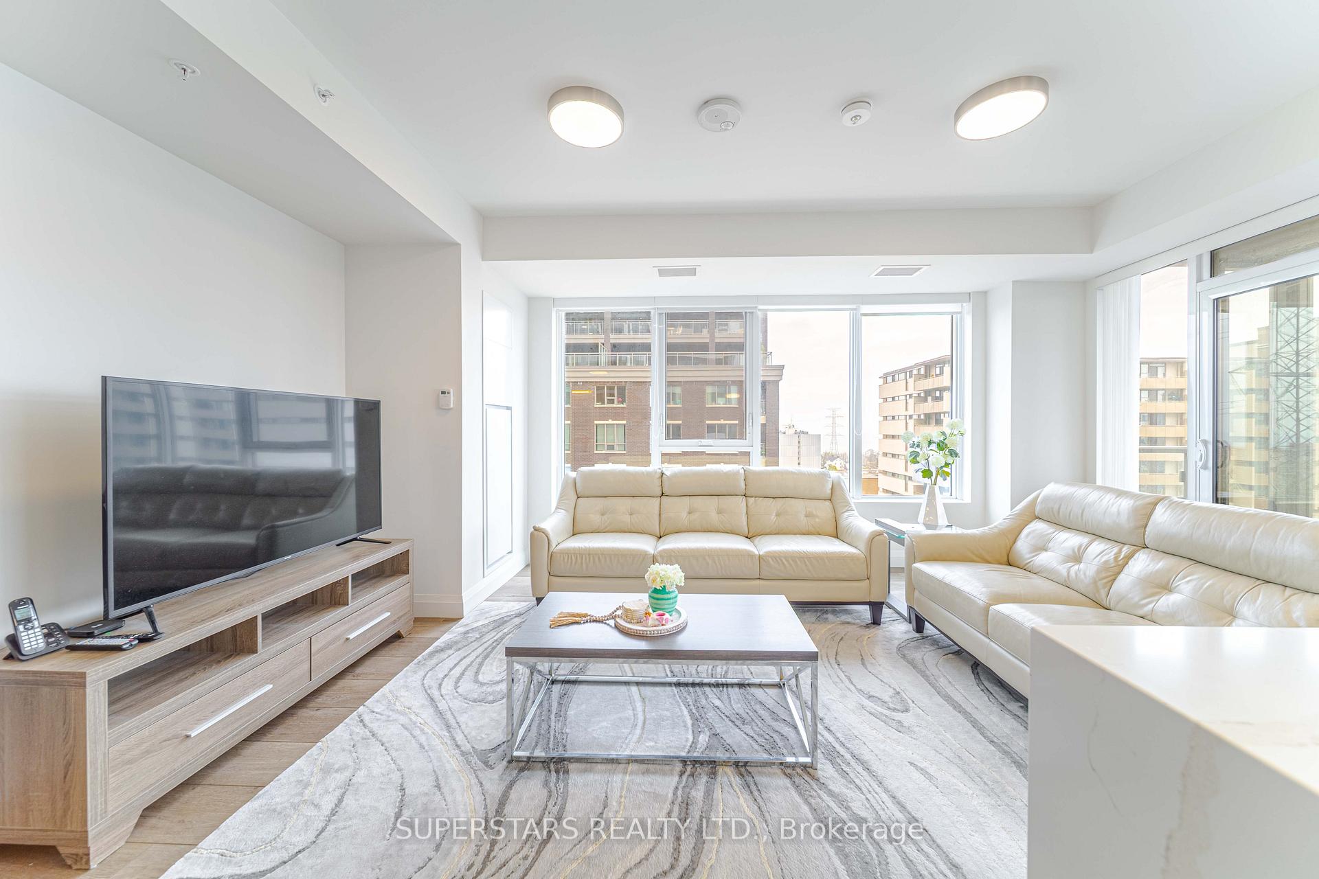 2 Bedrooms Condo at 500 Brock, Burlington For sale