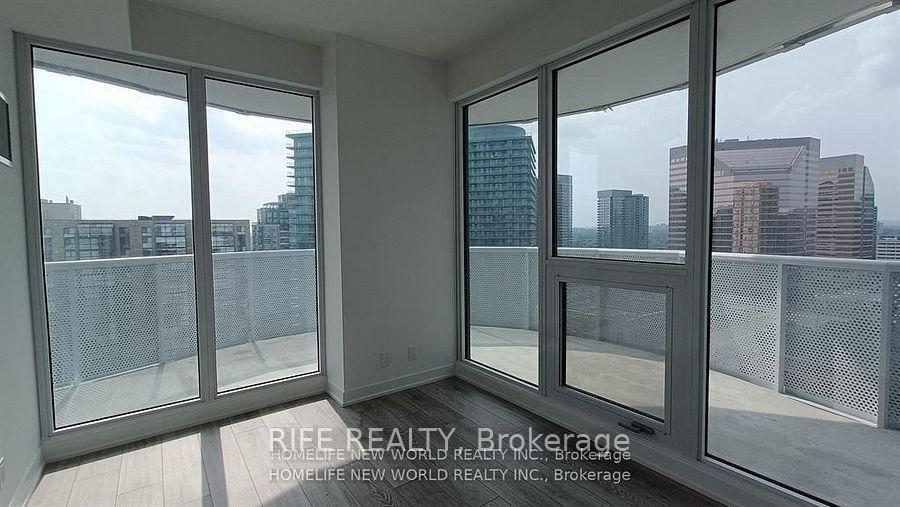 3 Bedrooms Condo at 15 Holmes, Toronto For sale