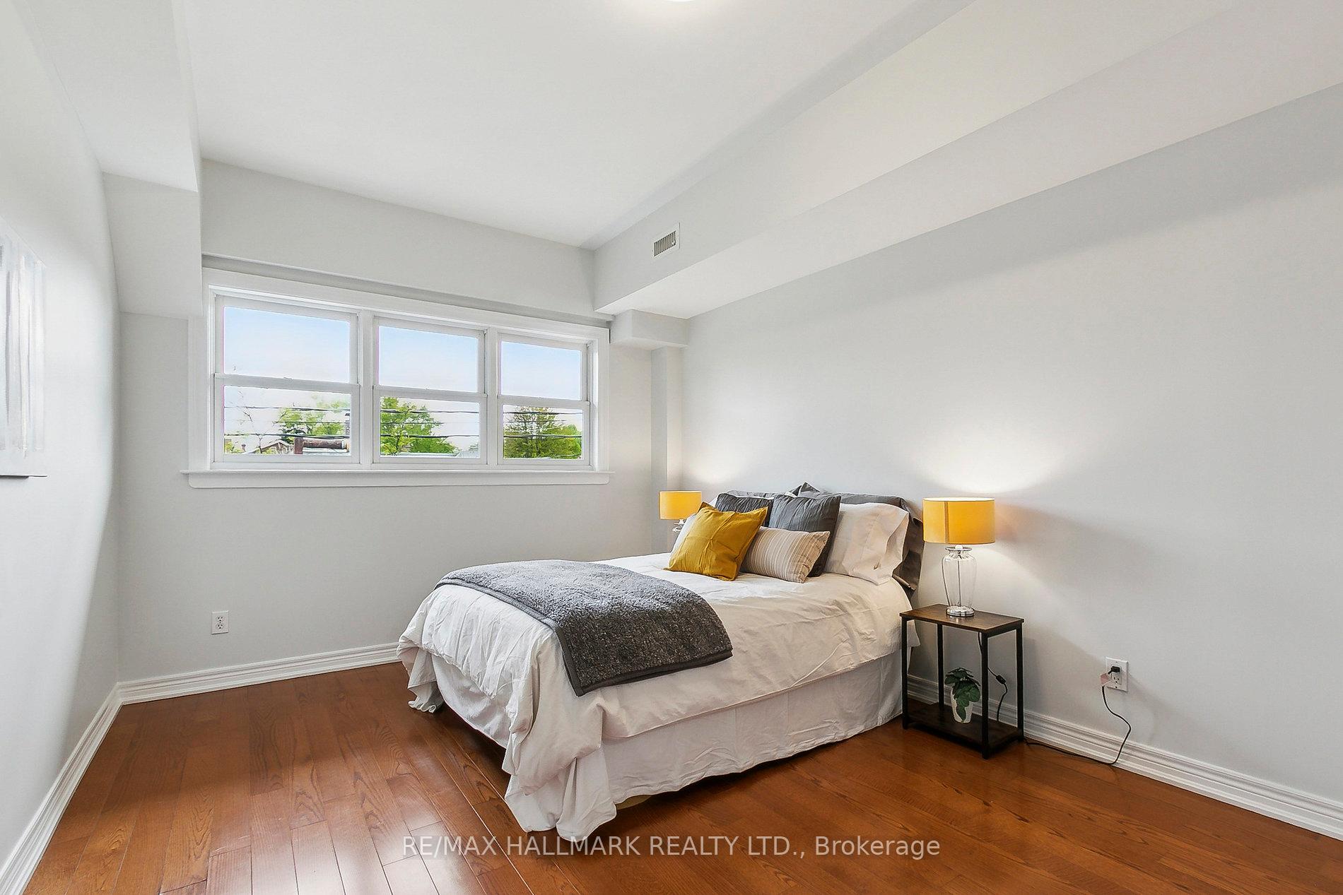 2 Bedrooms Condo at 1 Lawlor, Toronto For sale