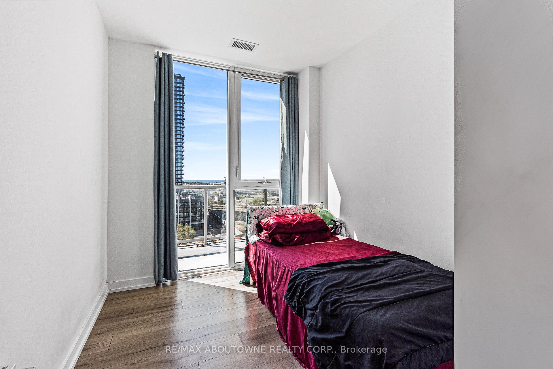 3 Bedrooms Condo at 1195 The Queensway, Toronto For sale