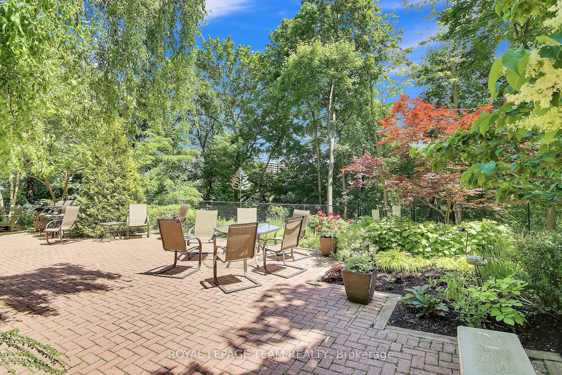 131 Wurtemburg Street, #804