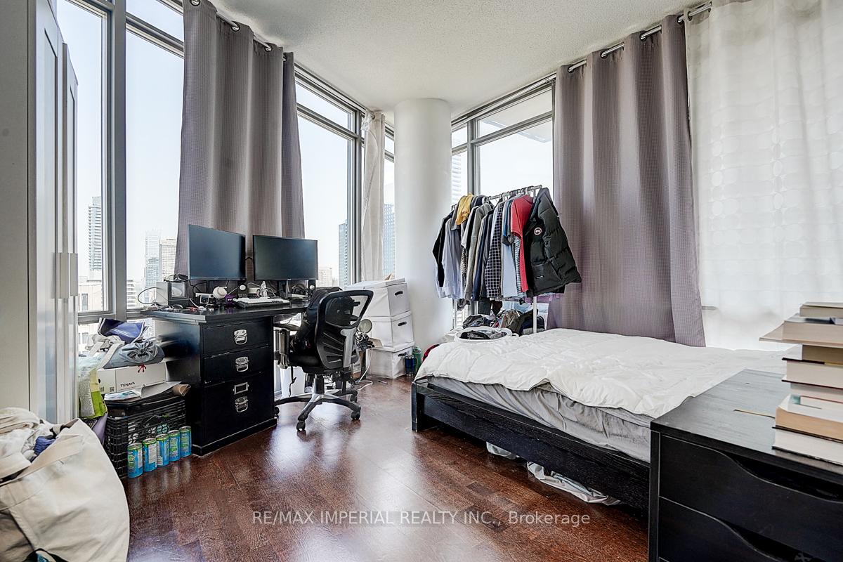 4 Bedrooms Condo at 832 Bay, Toronto For sale