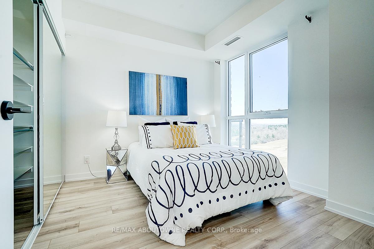 1 Bedroom Condo at 335 Wheat Boom,  Oakville For sale