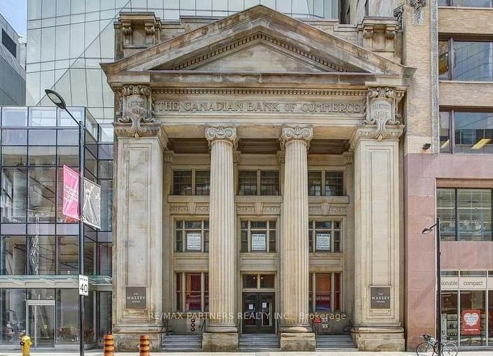 1 Bedroom Condo at 197 Yonge,  Toronto For sale