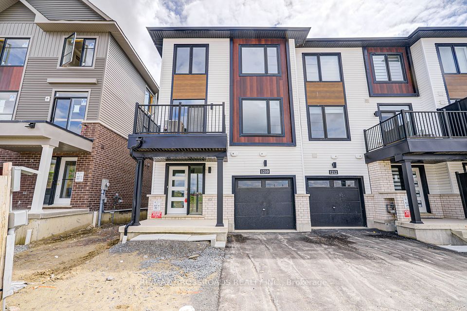 1210 Greentree