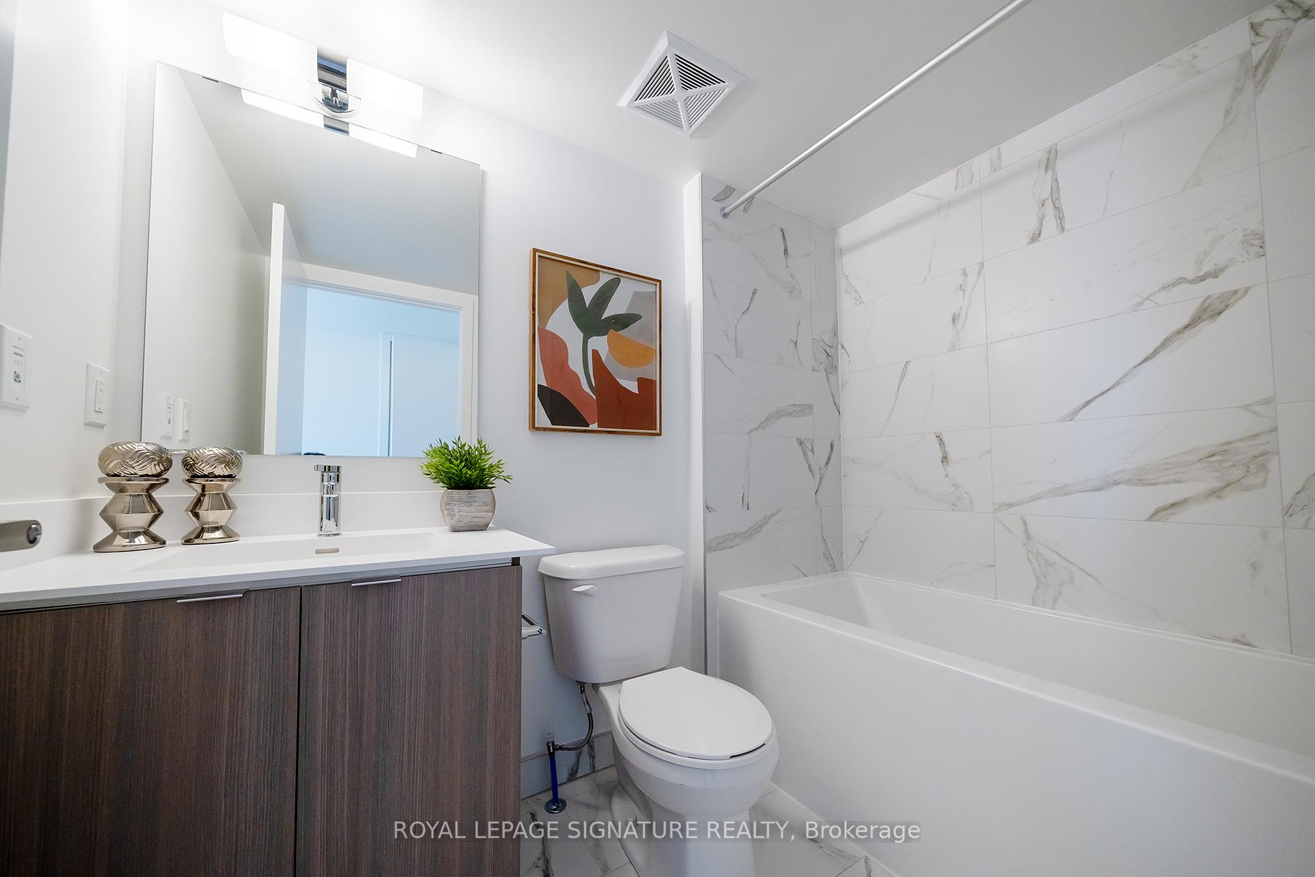 3 Bedrooms Condo at 110 Canon Jackson,  Toronto For sale