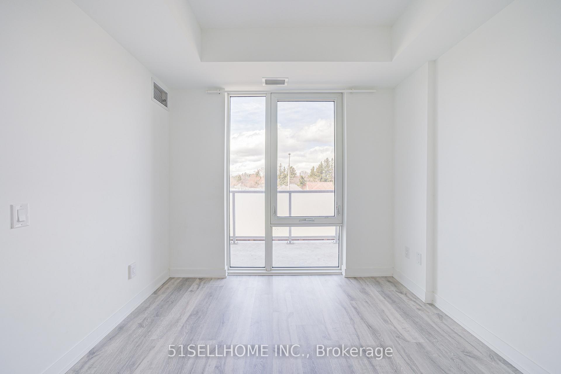2 Bedrooms Condo at 215 Lakeshore,  Mississauga For sale