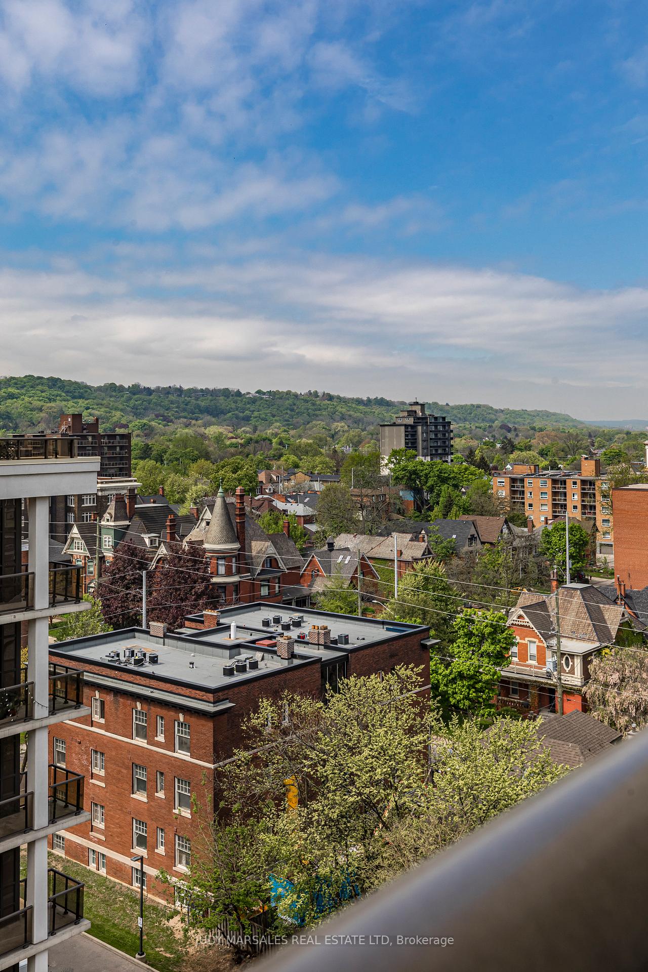 1 Bedroom Condo at 85 Robinson, Hamilton For sale