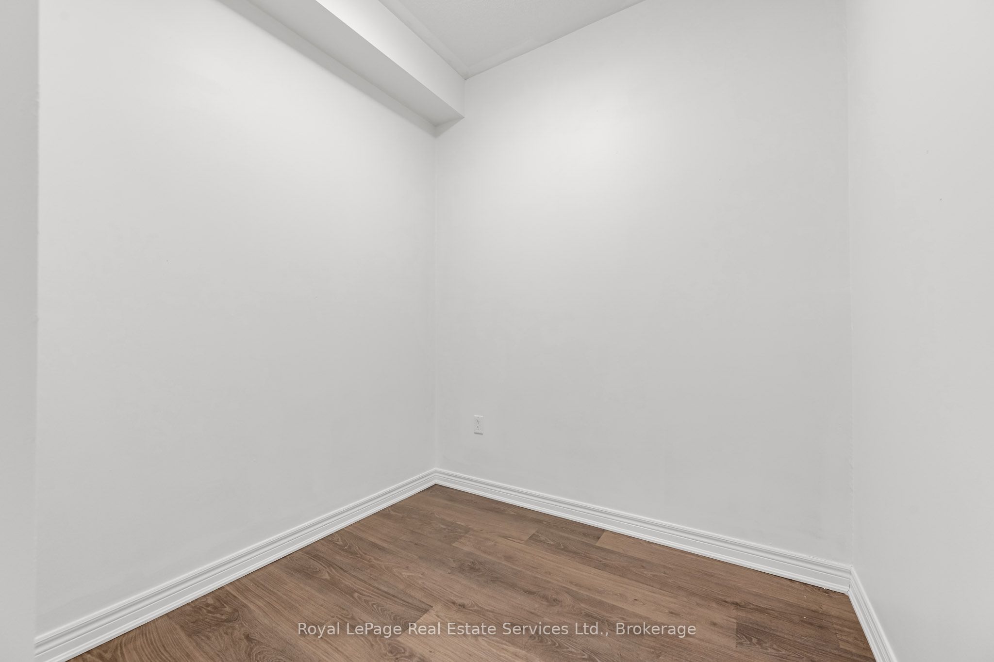 216 Oak Park Boulevard #231, Oakville 1015 - RO River Oaks