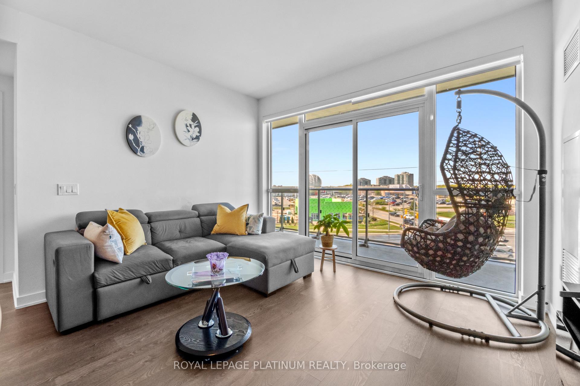 3 Bedrooms Condo at 4699 Glen Erin, Mississauga For sale
