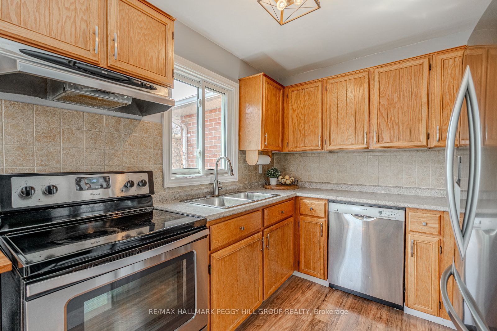 40 Grasett Crescent, Barrie, ON L4N 6Z6
