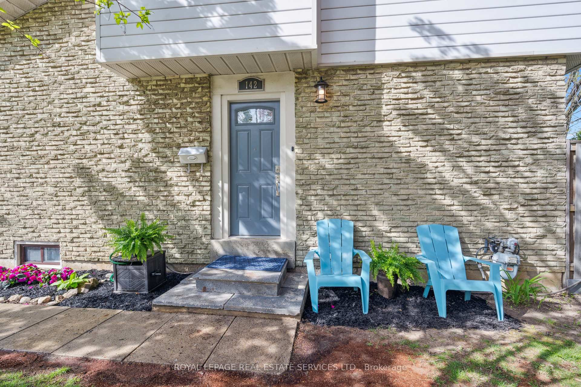 4 Bedrooms Condo at 6540 Falconer, Mississauga For sale