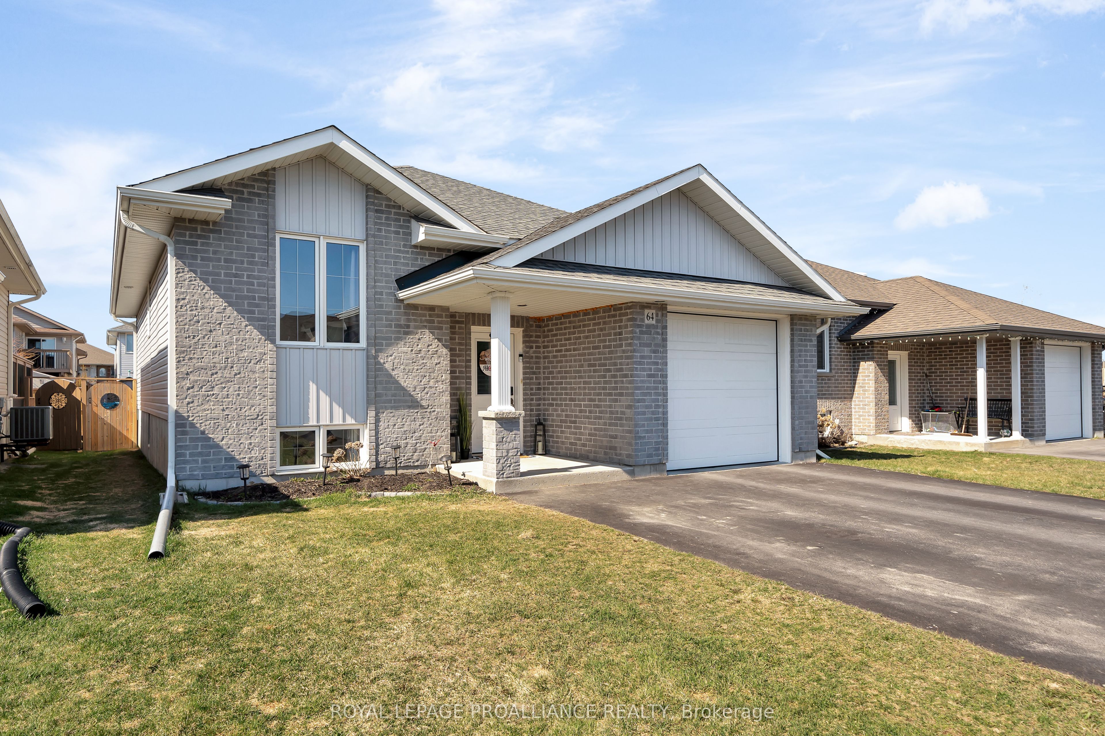 64 Cortland Crescent, Quinte West, ON K8V 0E9