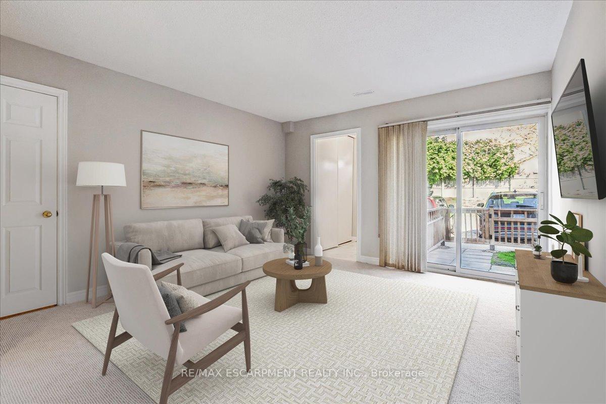 2 Bedrooms Condo at 4140 Foxwood, Burlington For sale