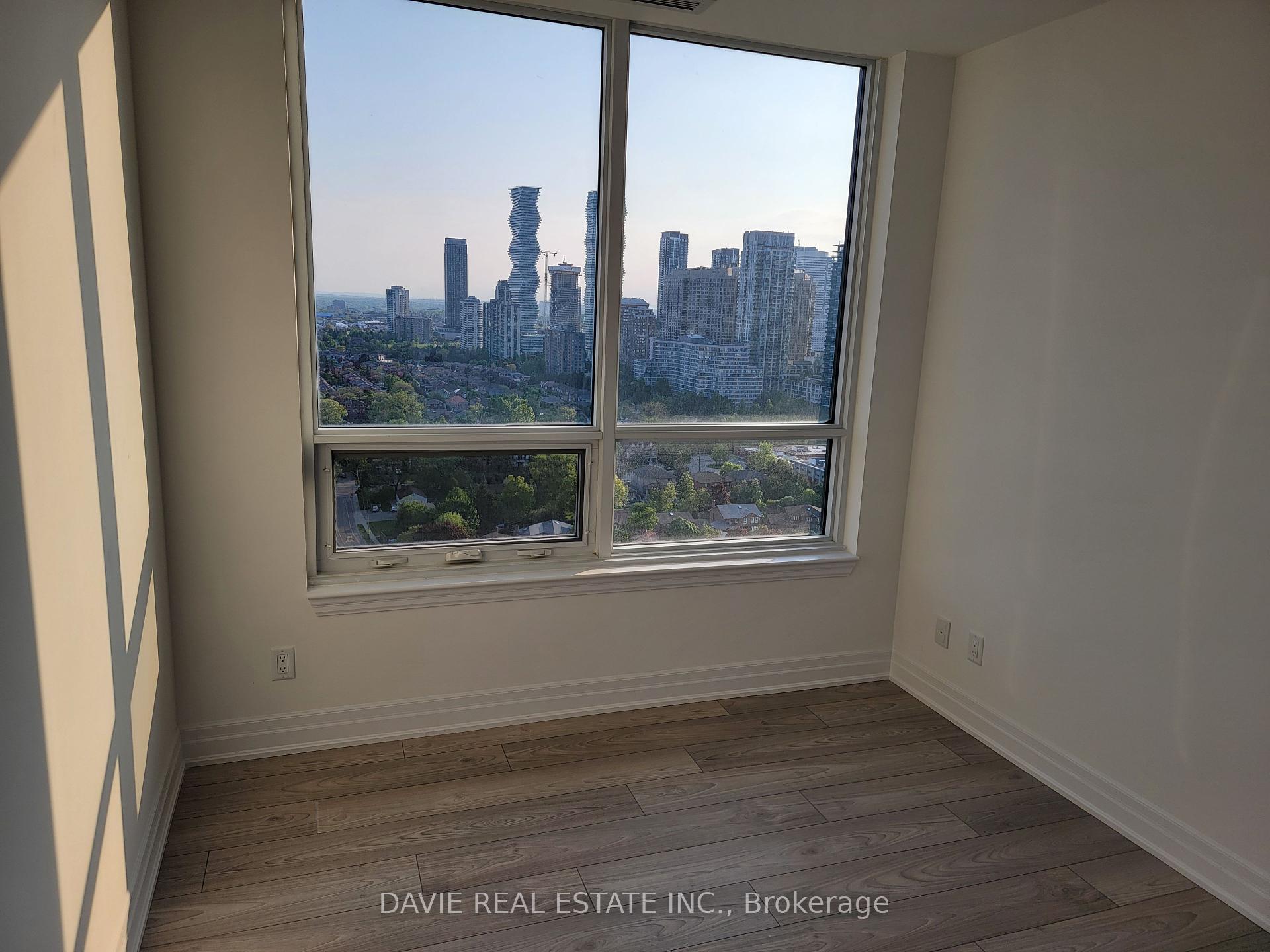 3 Bedrooms Condo at 36 Elm,  Mississauga For sale