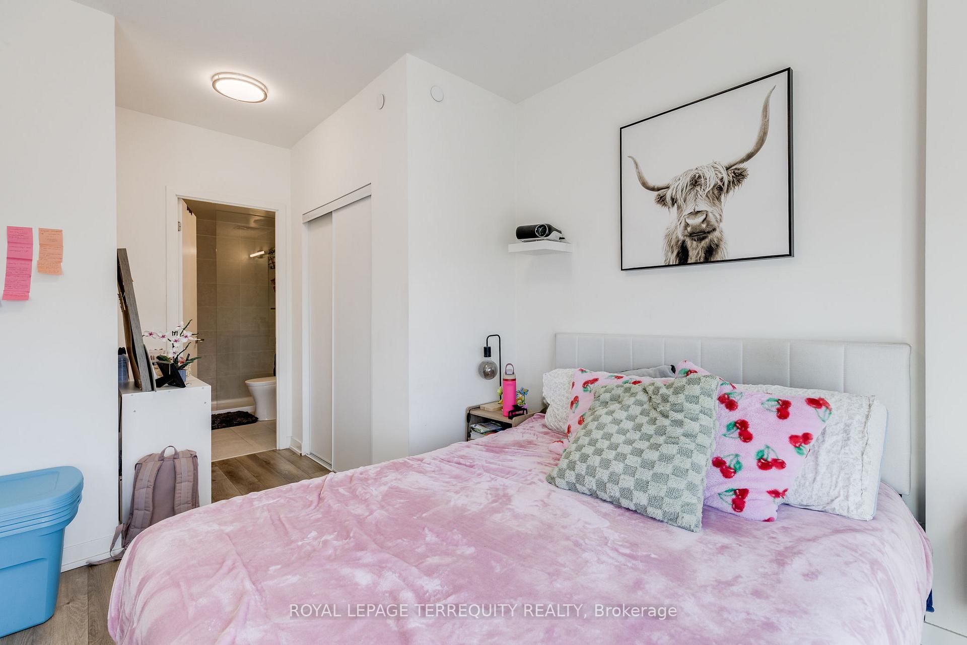 3 Bedrooms Condo at 1808 St Clair, Toronto For sale