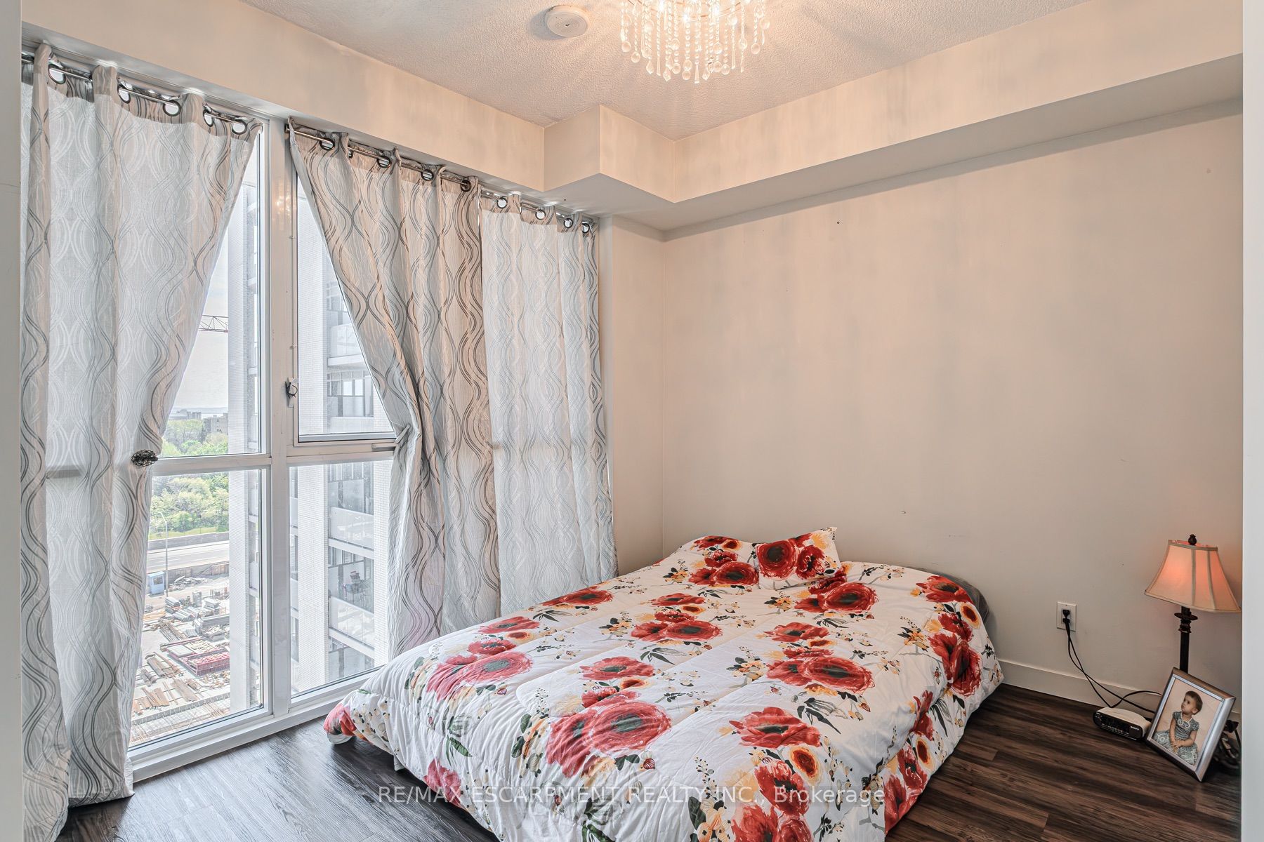 2093 Fairview Street, #809