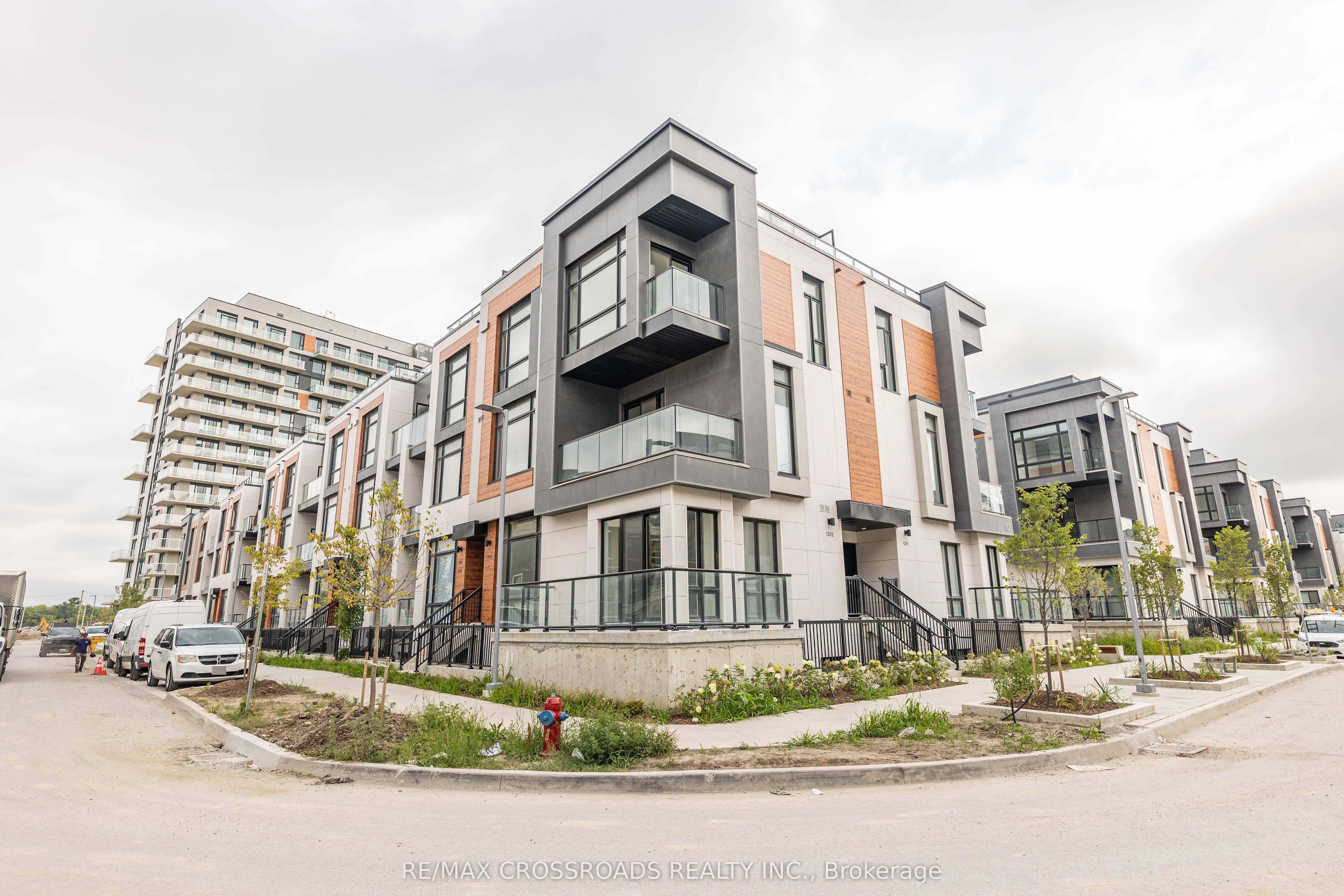 10 David Eyer Road E, #1203