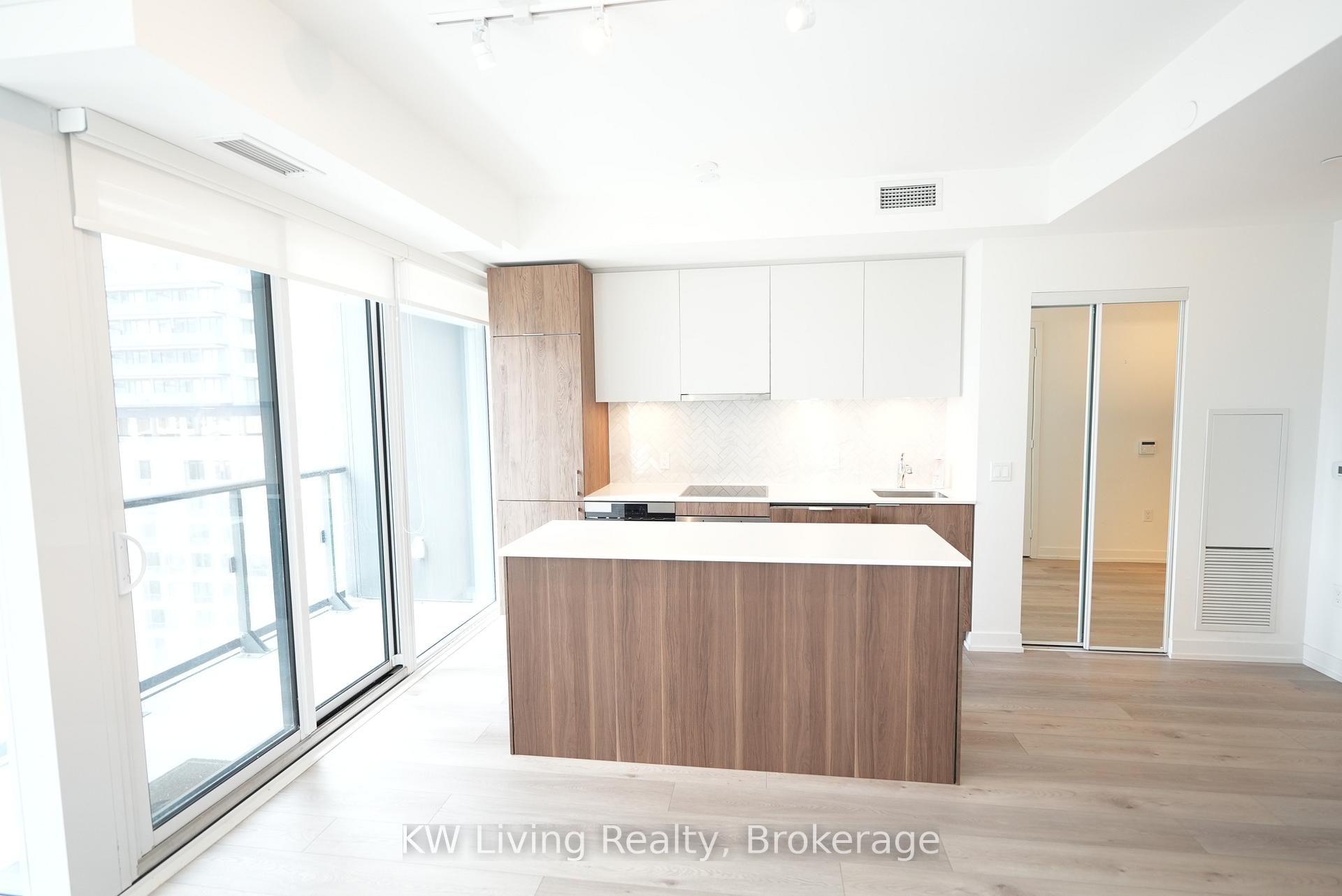 2 Bedrooms Condo at 158 Front, Toronto For sale