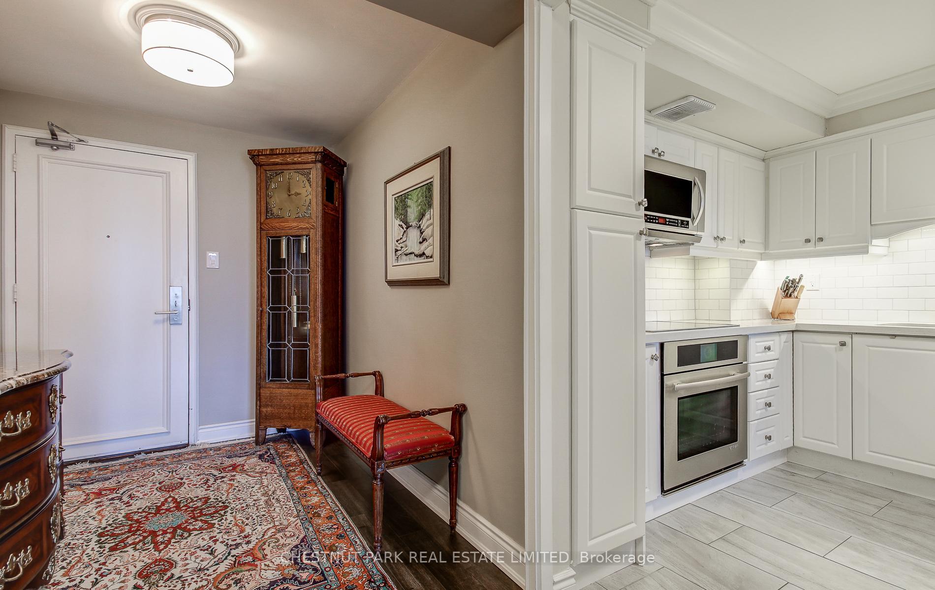 2 Bedrooms Condo at 1400 Dixie, Mississauga For sale