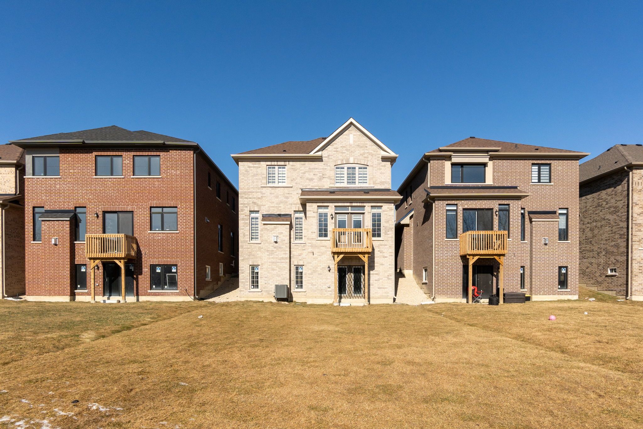 206 Ferragine Crescent
