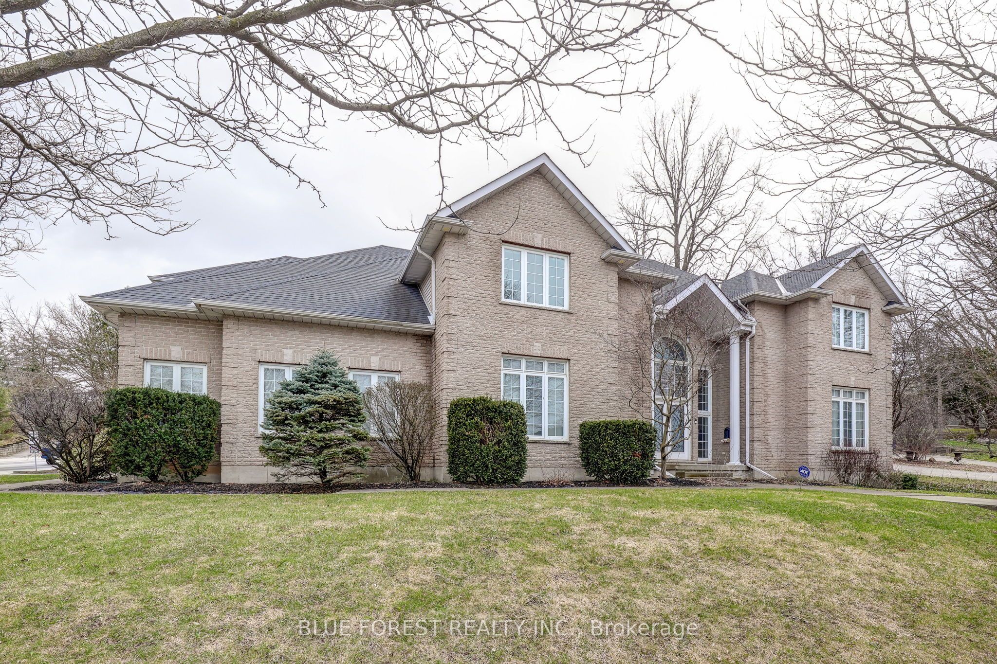 475 Upper Queen Street, London, ON N6C 3T8
