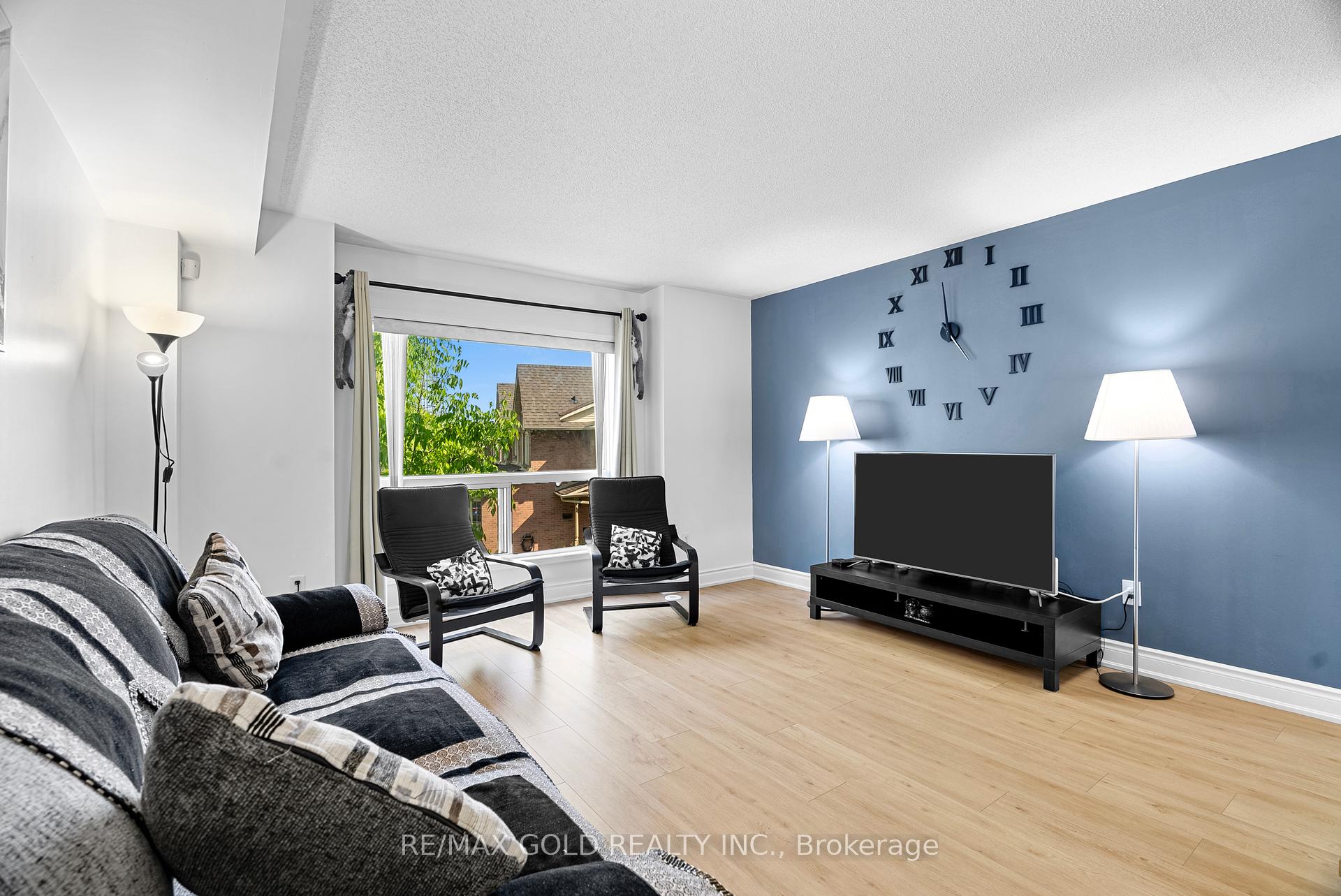 3 Bedrooms Condo at 50 Strathaven, Mississauga For sale