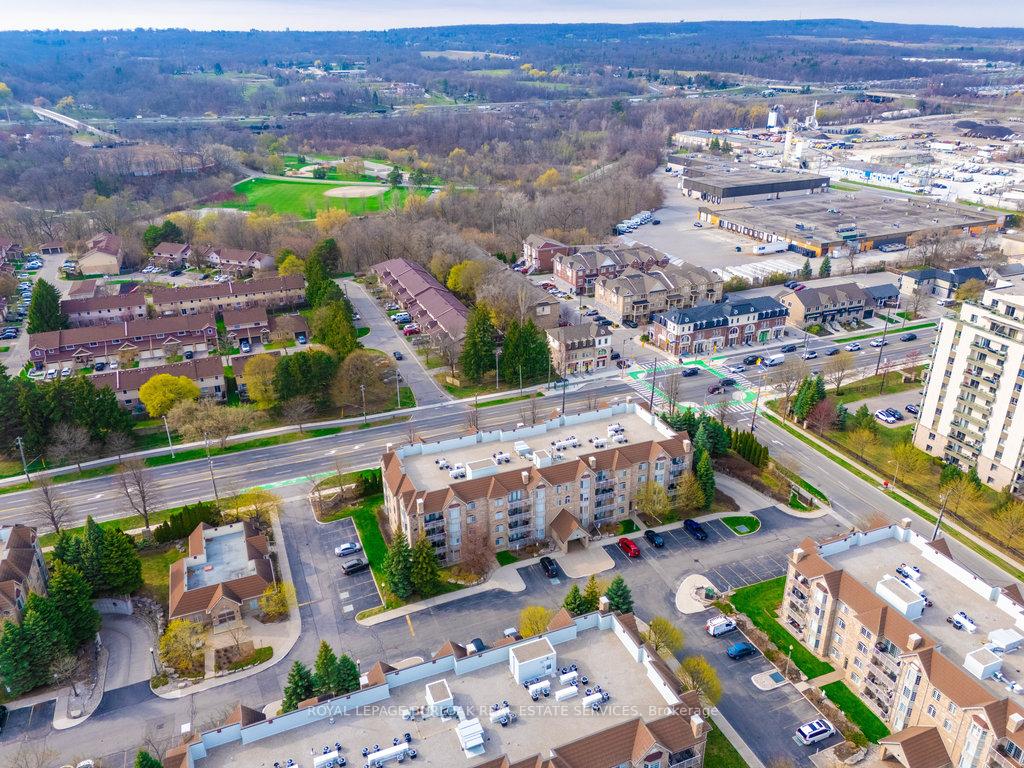 2 Bedrooms Condo at 216E Plains, Burlington For sale