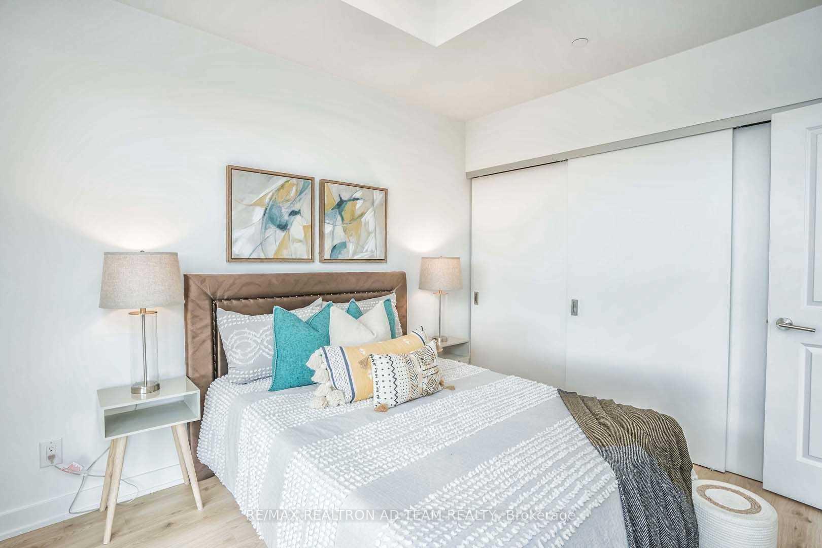 3 Bedrooms Condo at 2799 Kingston,  Toronto For sale