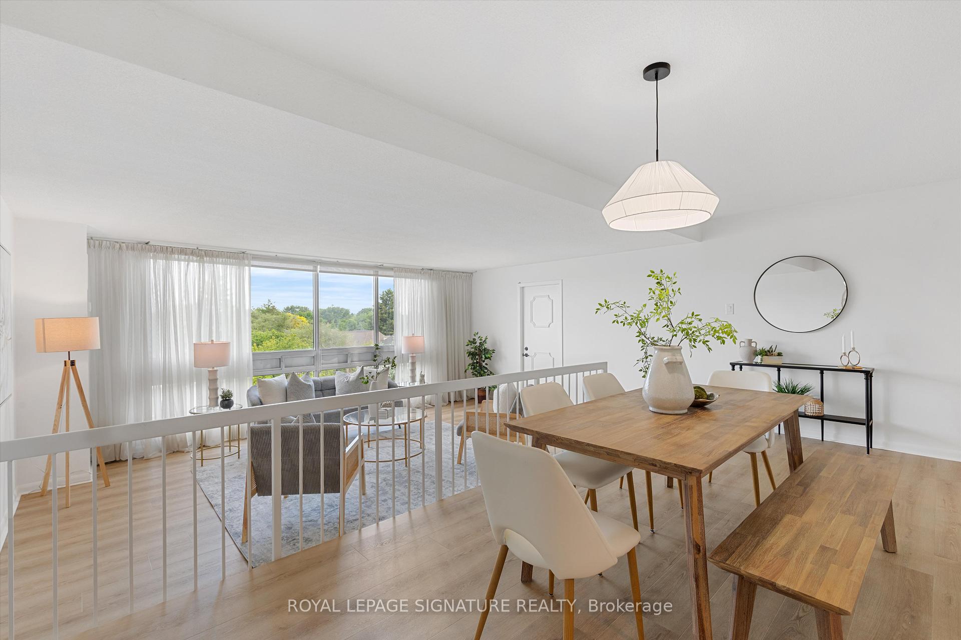 3 Bedrooms Condo at 2185 Marine, Oakville For sale